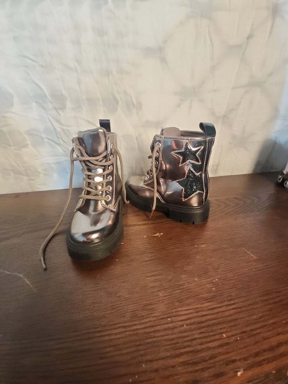 Rouge toddler girl Combat Boots Size 9 Silver Metallic Star Details
